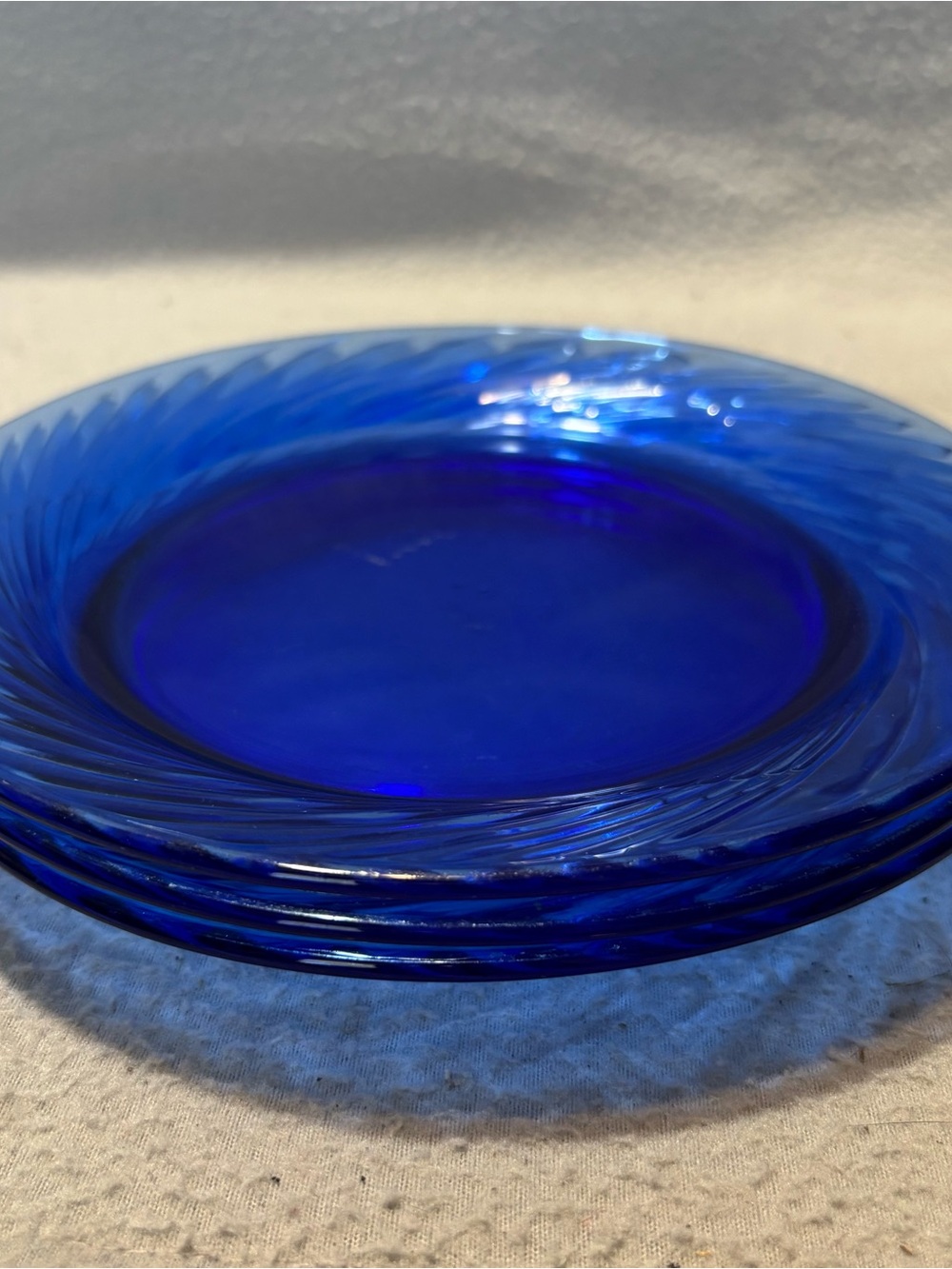 Vtg. Pyrex Festiva Cobalt Blue Swirl Glass Salad Plates - Set of 3 - Picture 6 of 6